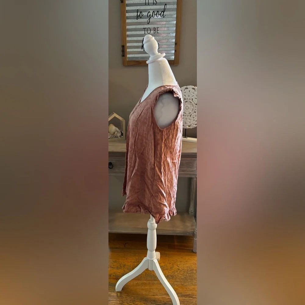Easel Ruffle Sleeve Tank - Picture 3 of 6